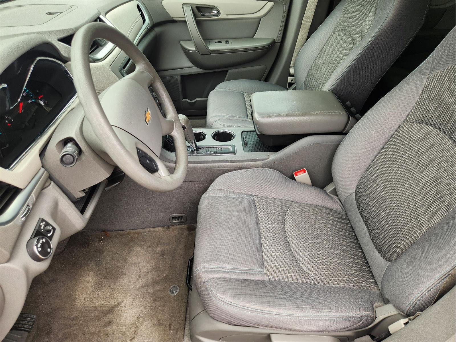 2017 Chevrolet Traverse LS - Photo 13