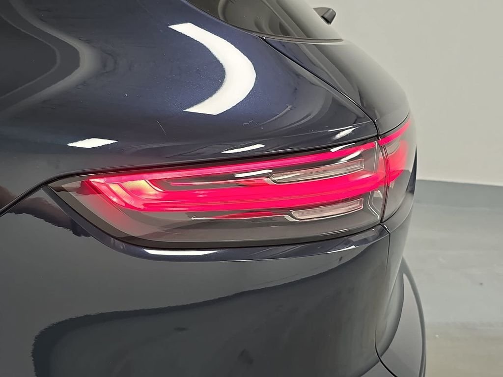 Certified Used 2023  Porsche Base image 30