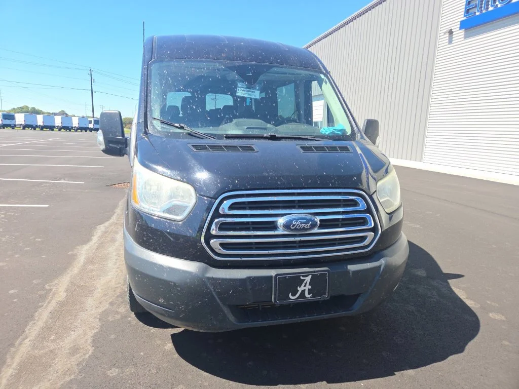 Used 2016 Black Ford XLT image 2