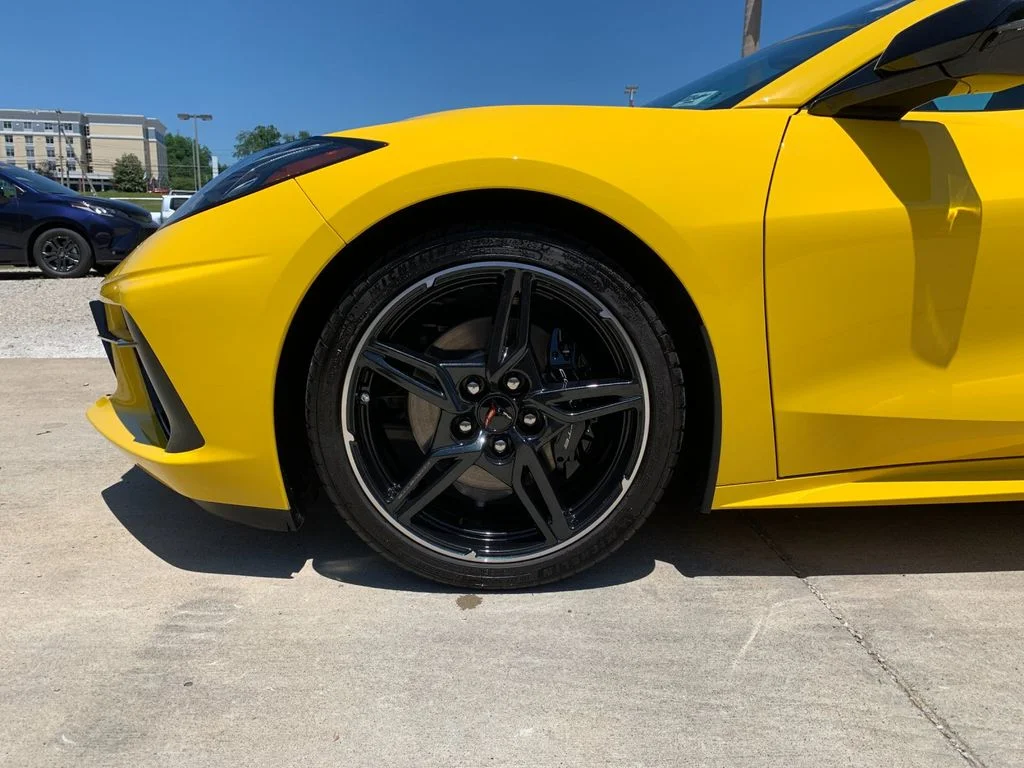Used 2025 Yellow Chevrolet Stingray image 32