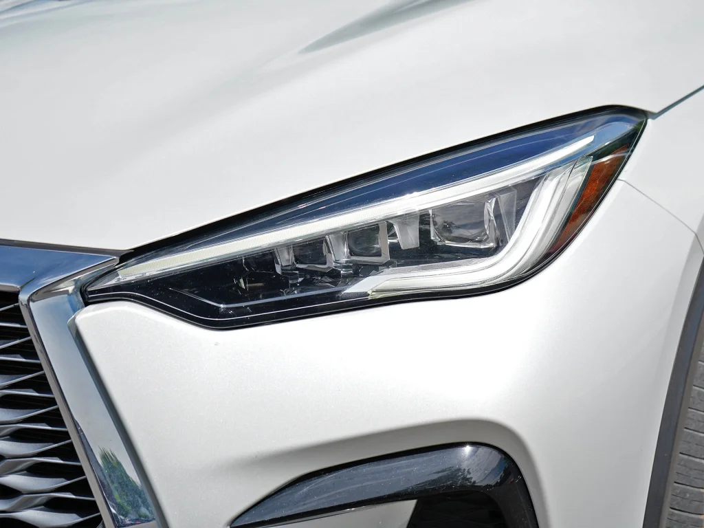 Used 2023 White INFINITI ESSENTIAL image 5