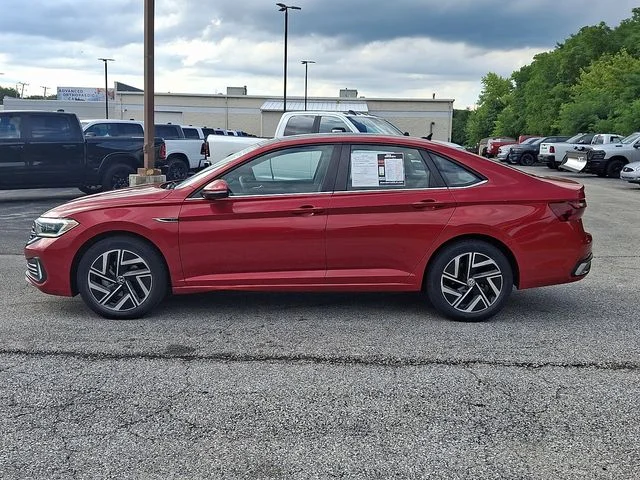 Used 2022 Red Volkswagen 1.5T SEL image 6