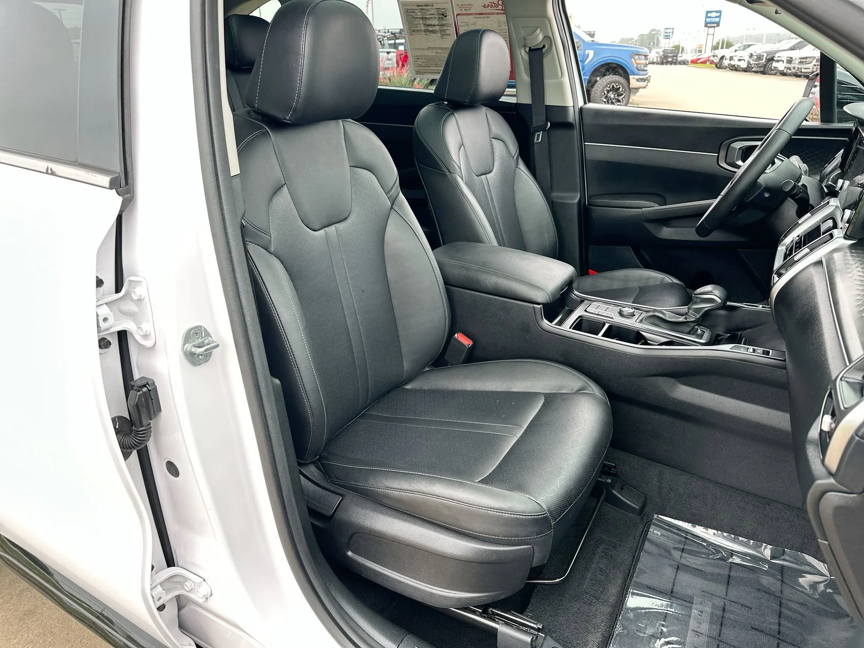 2022 Kia Sorento S - Photo 26