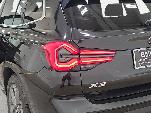 Used 2022 Black Sapphire Metallic BMW xDrive30i image 33