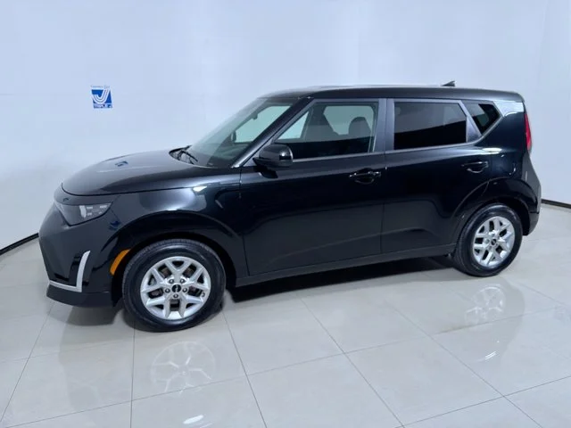 Used 2024 FUSION BLACK Kia LX image 4