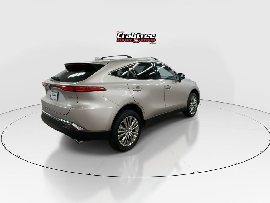 Used 2023 Silver Toyota XLE image 8
