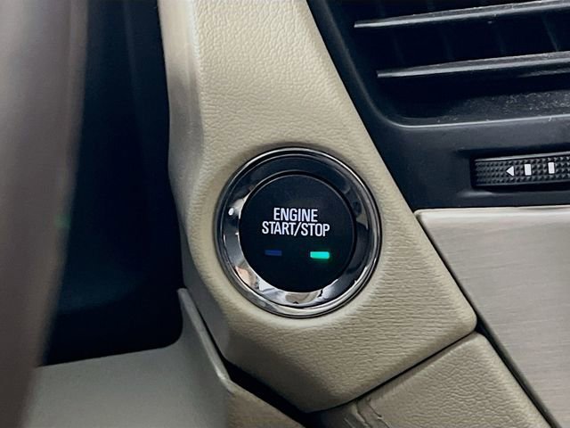 Used 2017 White Frost Tricoat GMC Denali image 16