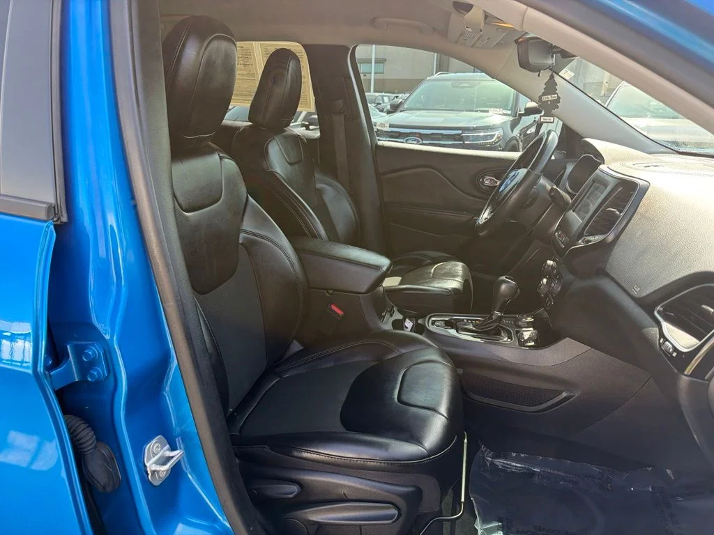 Used 2021 Blue Jeep Latitude Plus image 19