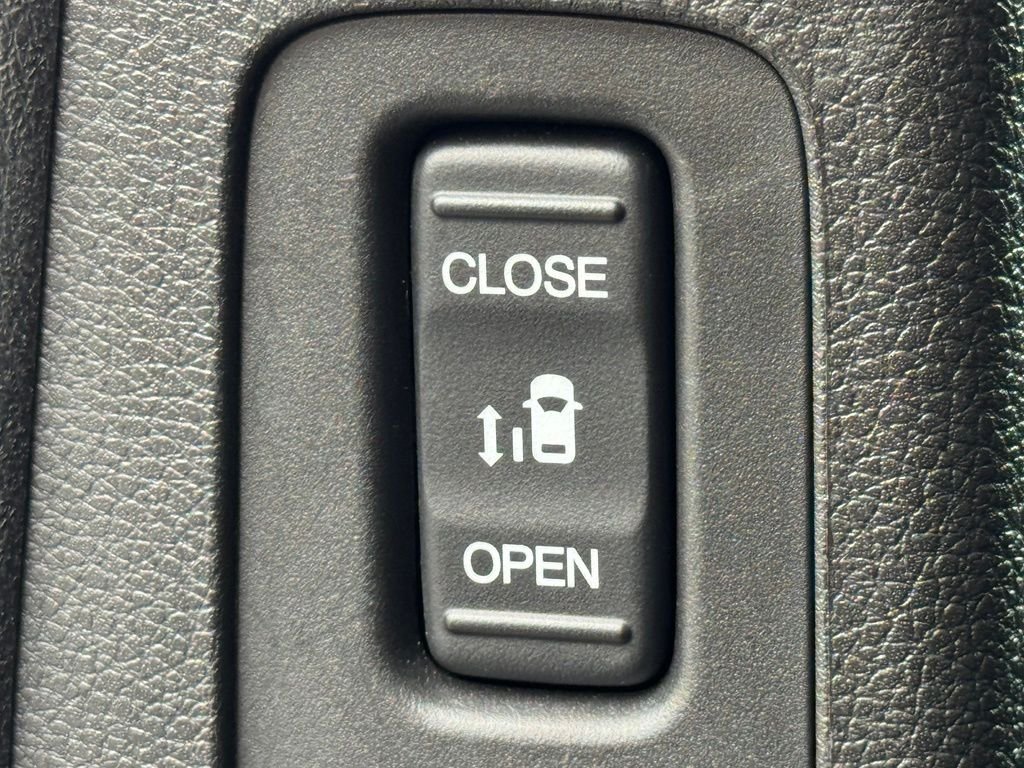 Used 2025 Black Honda EX-L image 35