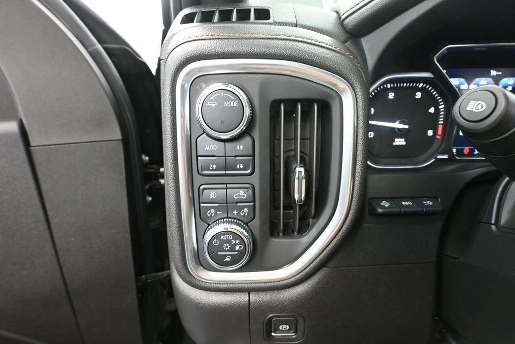 Used 2022 Green GMC AT4 image 39