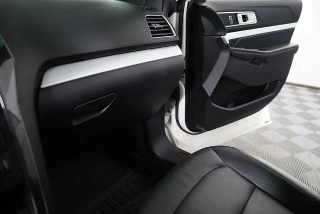 Used 2017 White Ford XLT image 16