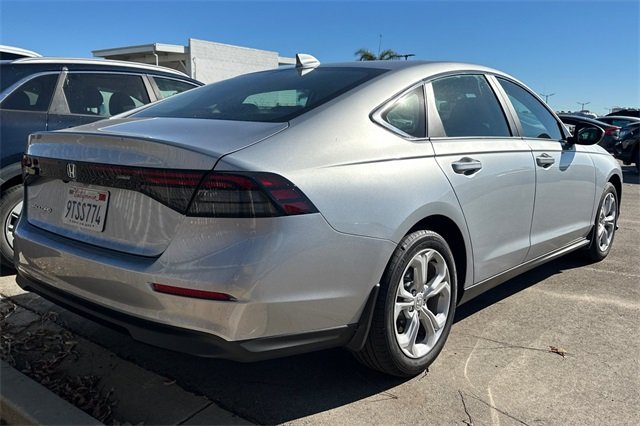 2025 Honda Accord LX photo 3