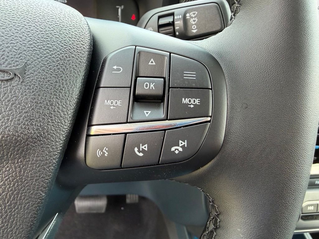 New 2026 Oxford White Ford XLT image 11