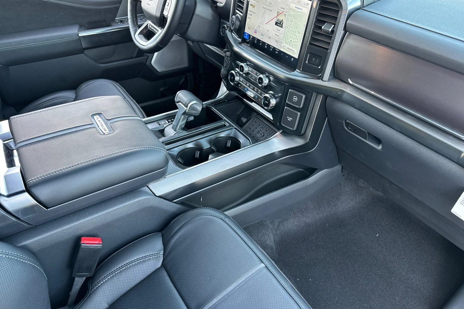 New 2026 Star White Metallic Tri-Coat Ford Platinum® image 11