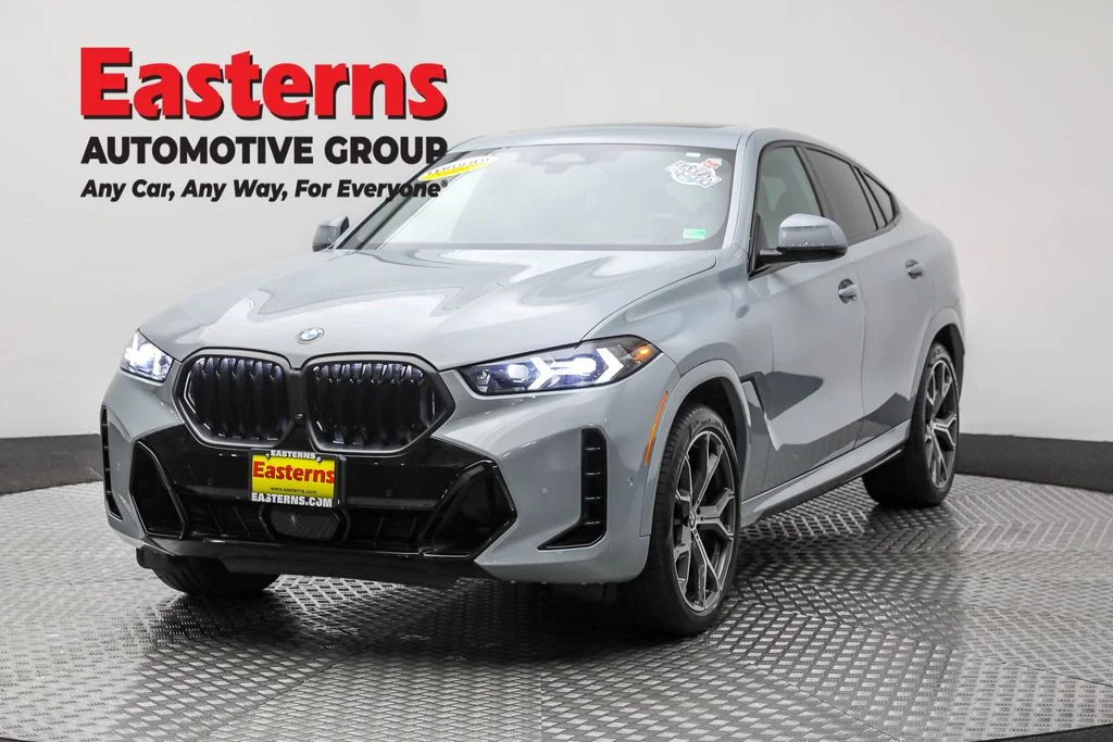 Used 2024 Gray BMW xDrive40i image 1