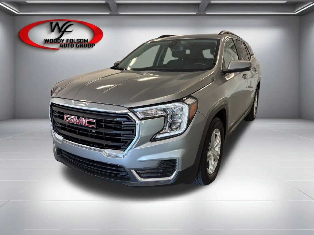 Used 2023 Silver GMC SLE image 3