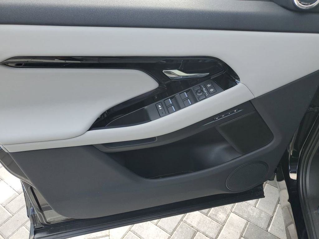 2026 Land Rover Range Rover Evoque Dynamic SE - Photo 23