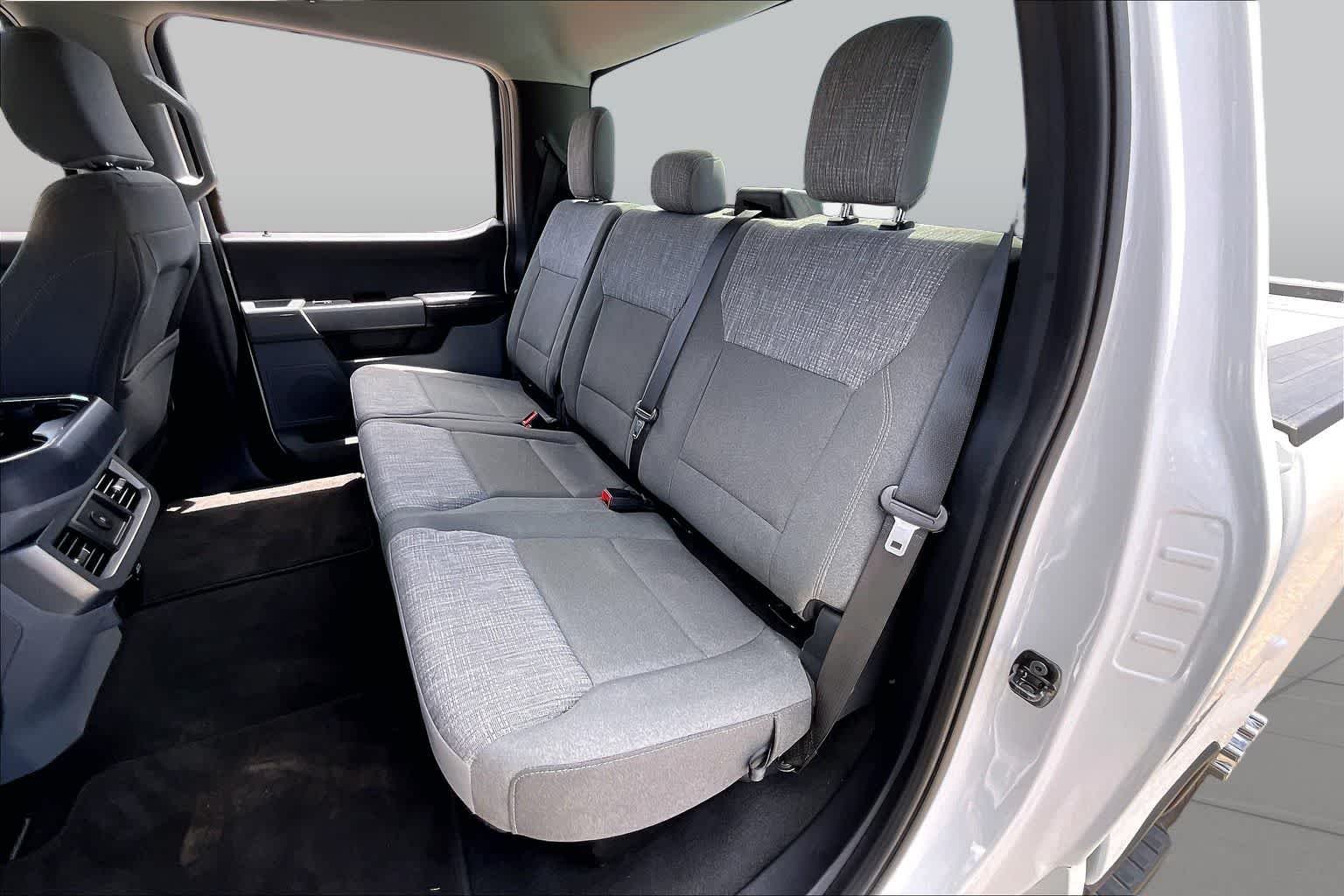 Used 2024 Oxford White Ford XLT image 20