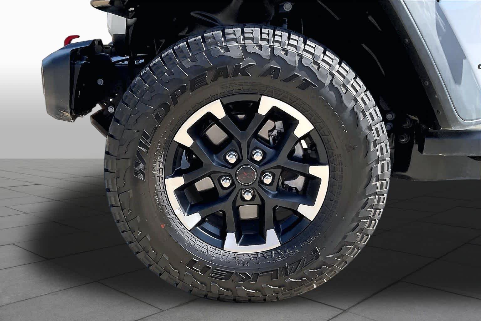 Used 2026 Bright White Clearcoat Jeep Rubicon image 11