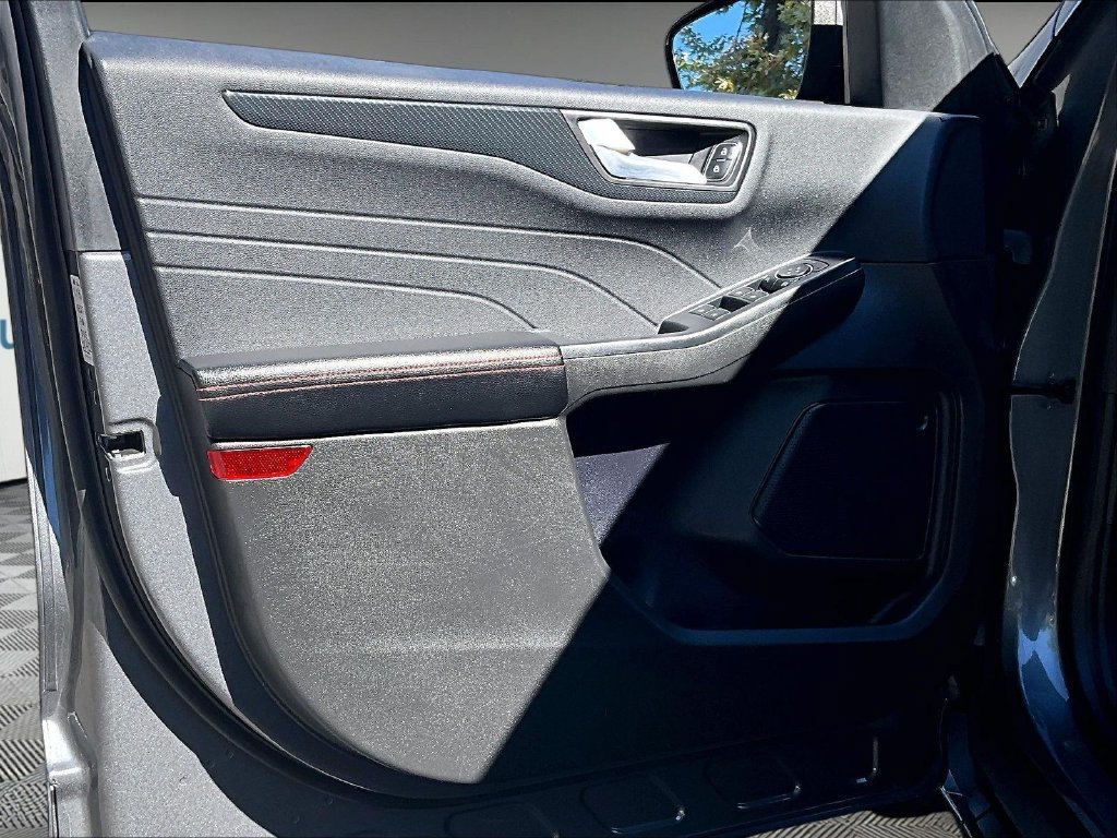 Used 2024 Gray Metallic Ford ST-Line image 9
