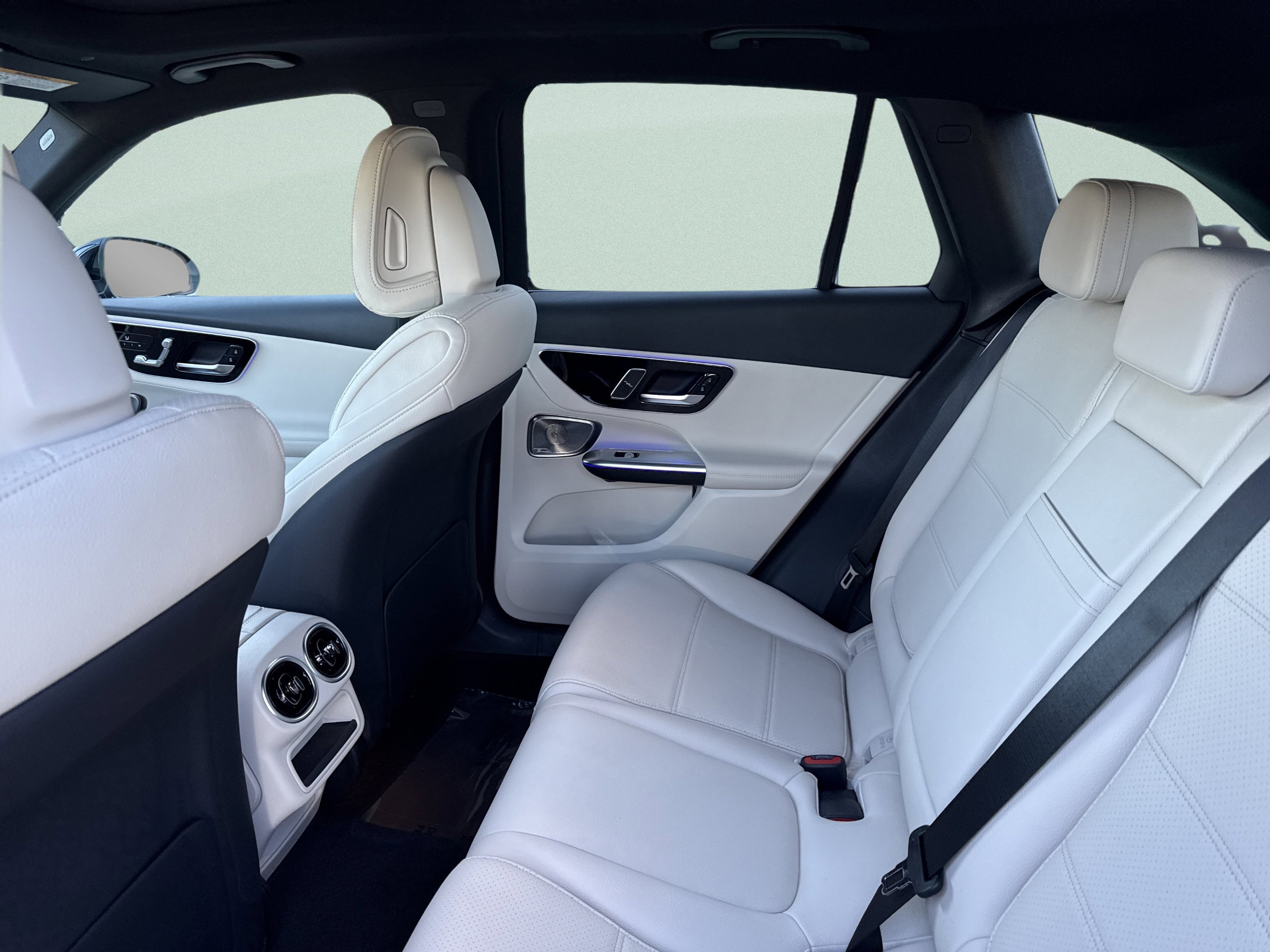 2026 Mercedes-Benz GLC Base - Photo 32
