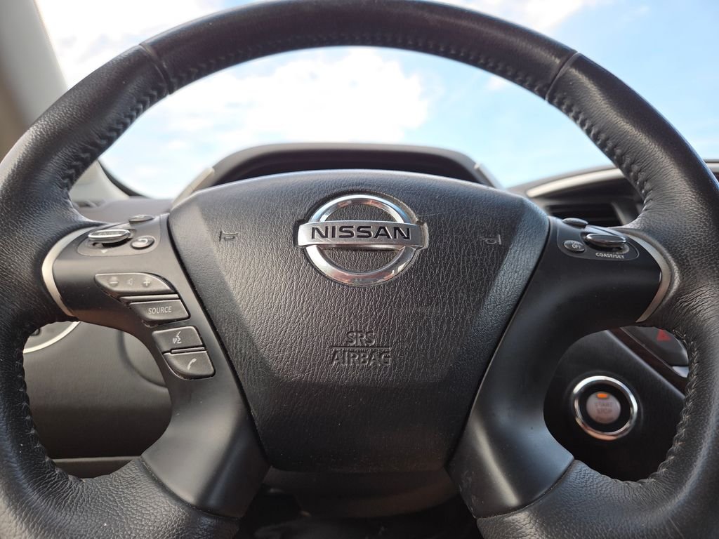 Used 2015 Gray Nissan SL image 23
