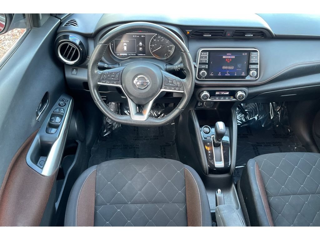 Used 2018 Cayenne Red/Super Black Nissan SR image 17