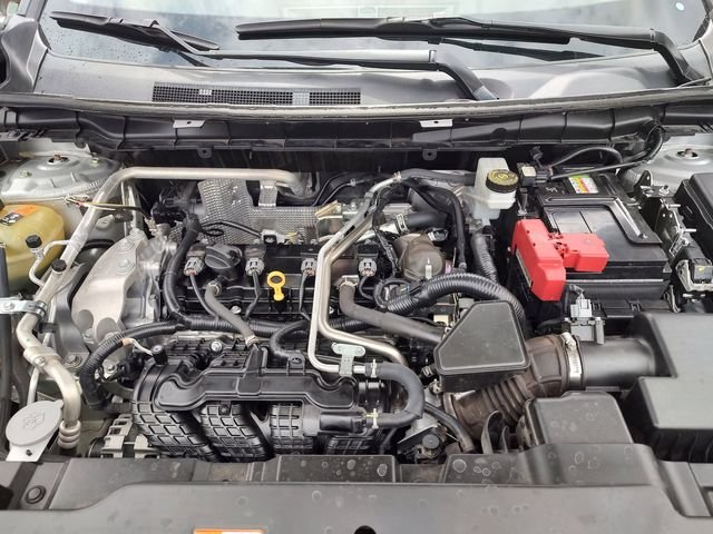 Used 2023 Silver Mitsubishi SE image 33