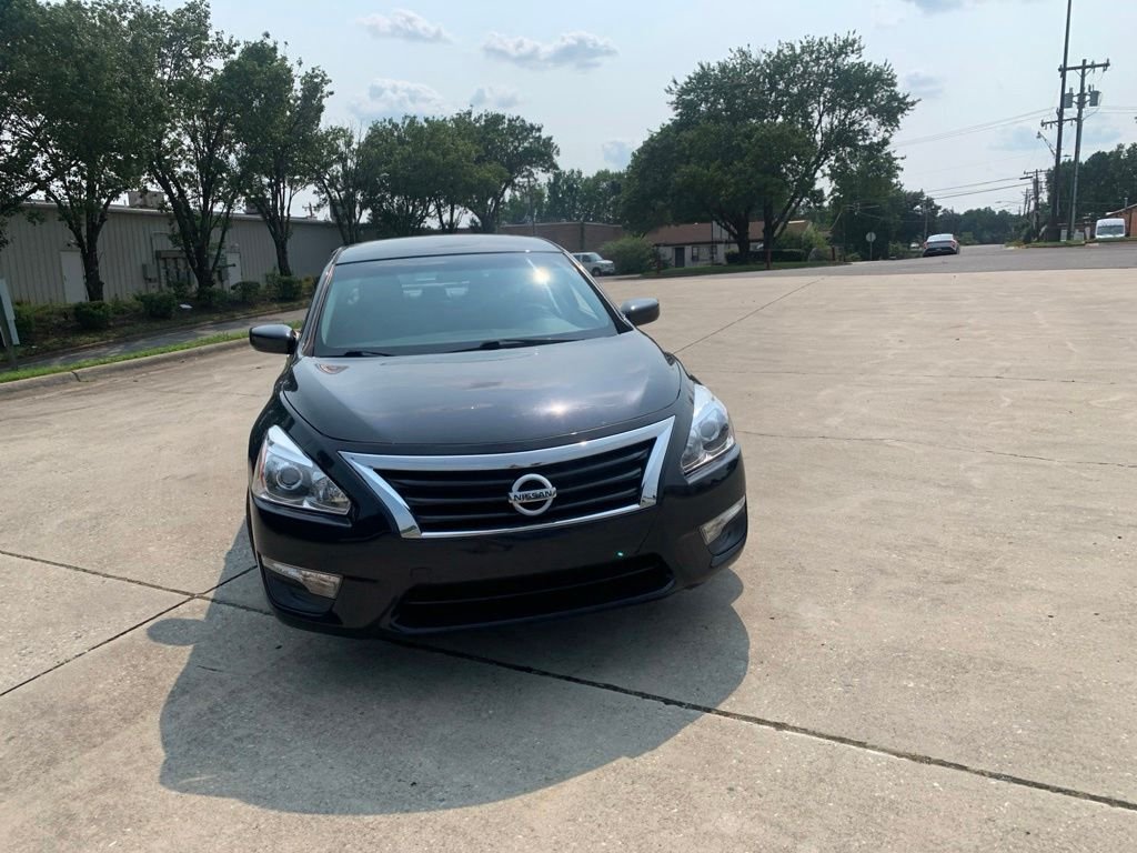 Used 2015 Blue Nissan 2.5 S image 2