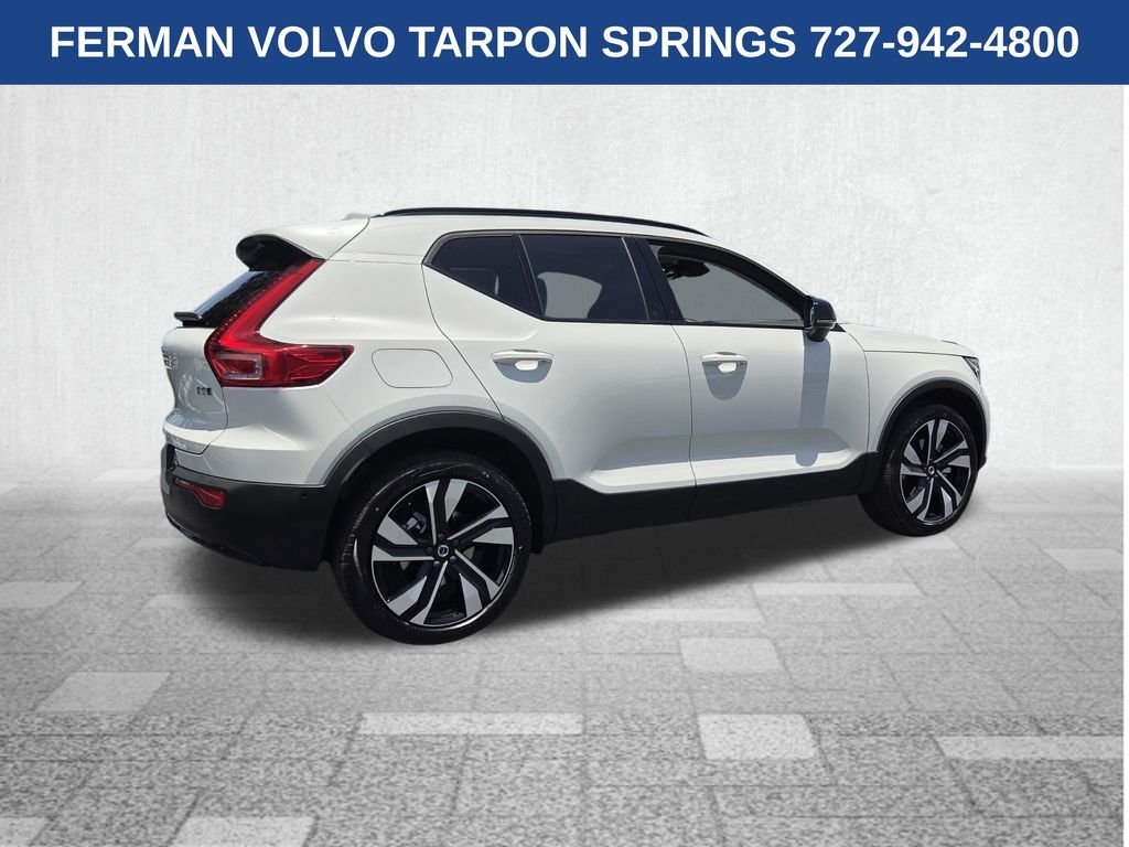 New 2026 Crystal White Volvo Plus image 9