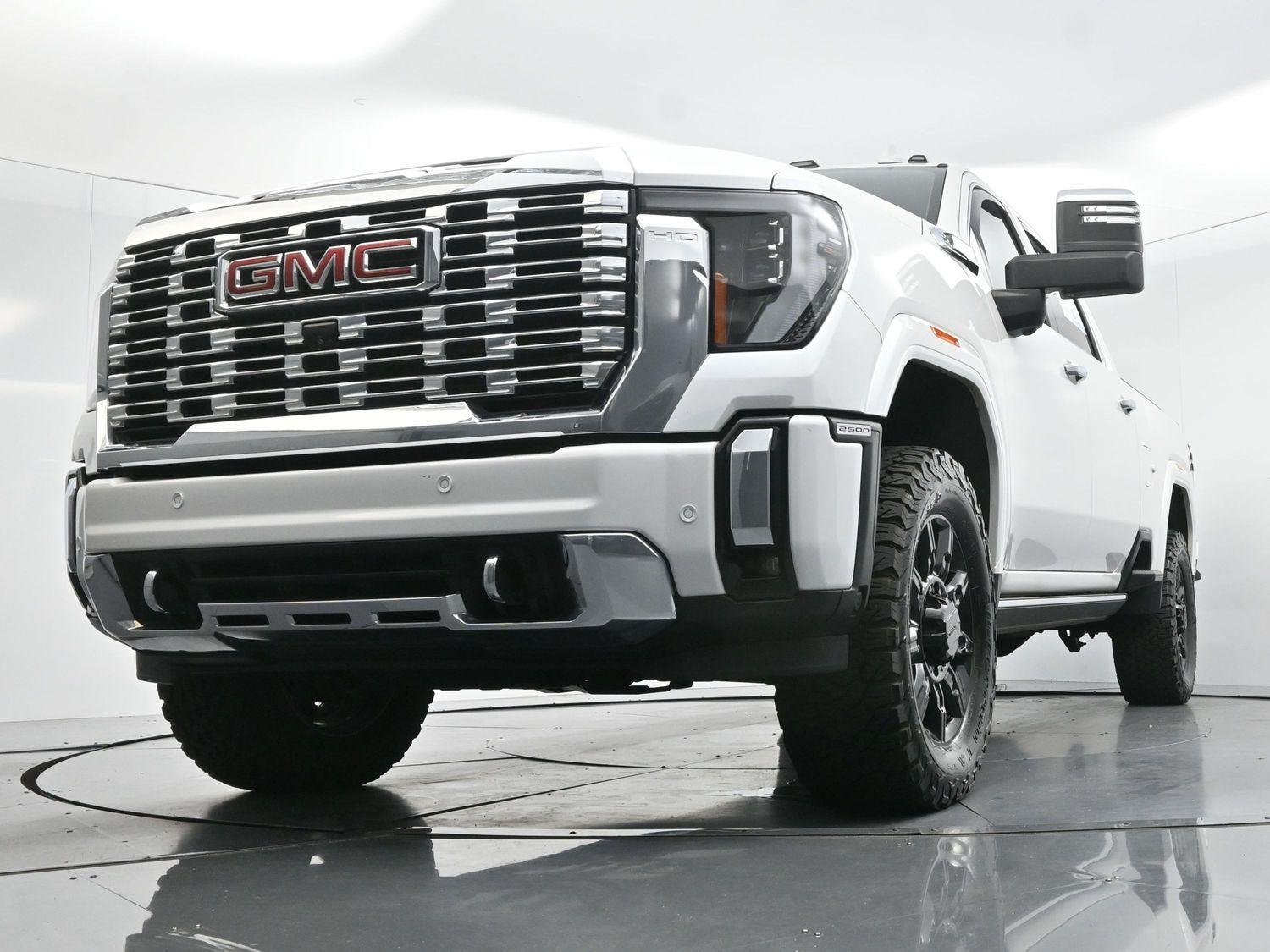 Used 2024 White Frost Tricoat GMC Denali image 50