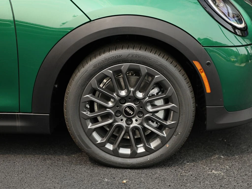New 2026 British Racing Green MINI Signature Plus image 5
