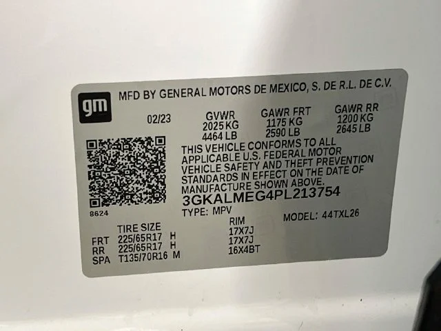 Used 2023 White GMC SLE image 28