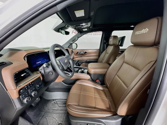 2025 Chevrolet Suburban High Country - Photo 9