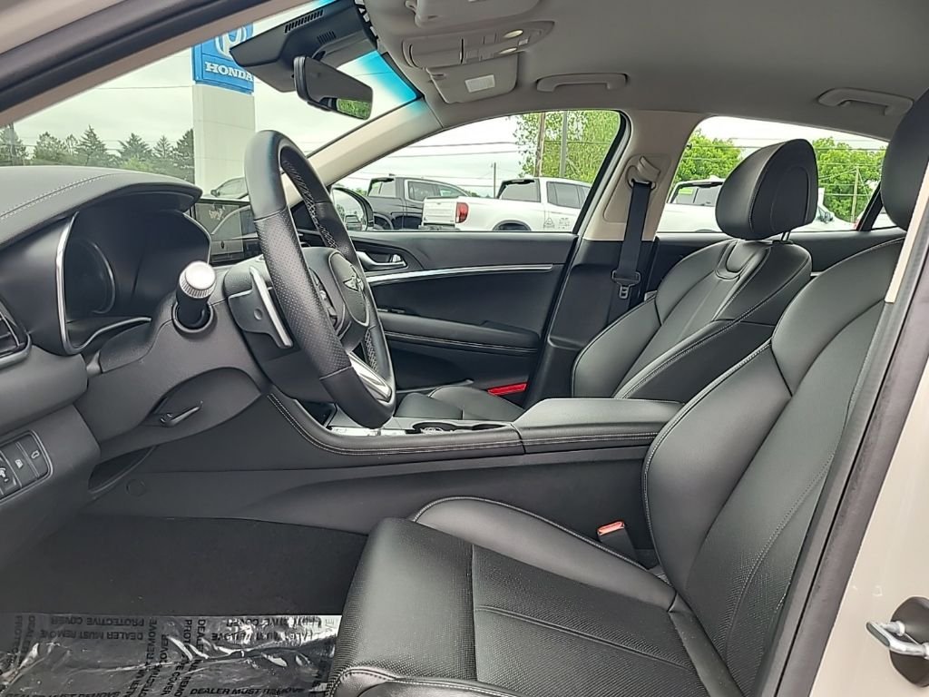 2025 GENESIS G70 Standard - Photo 10