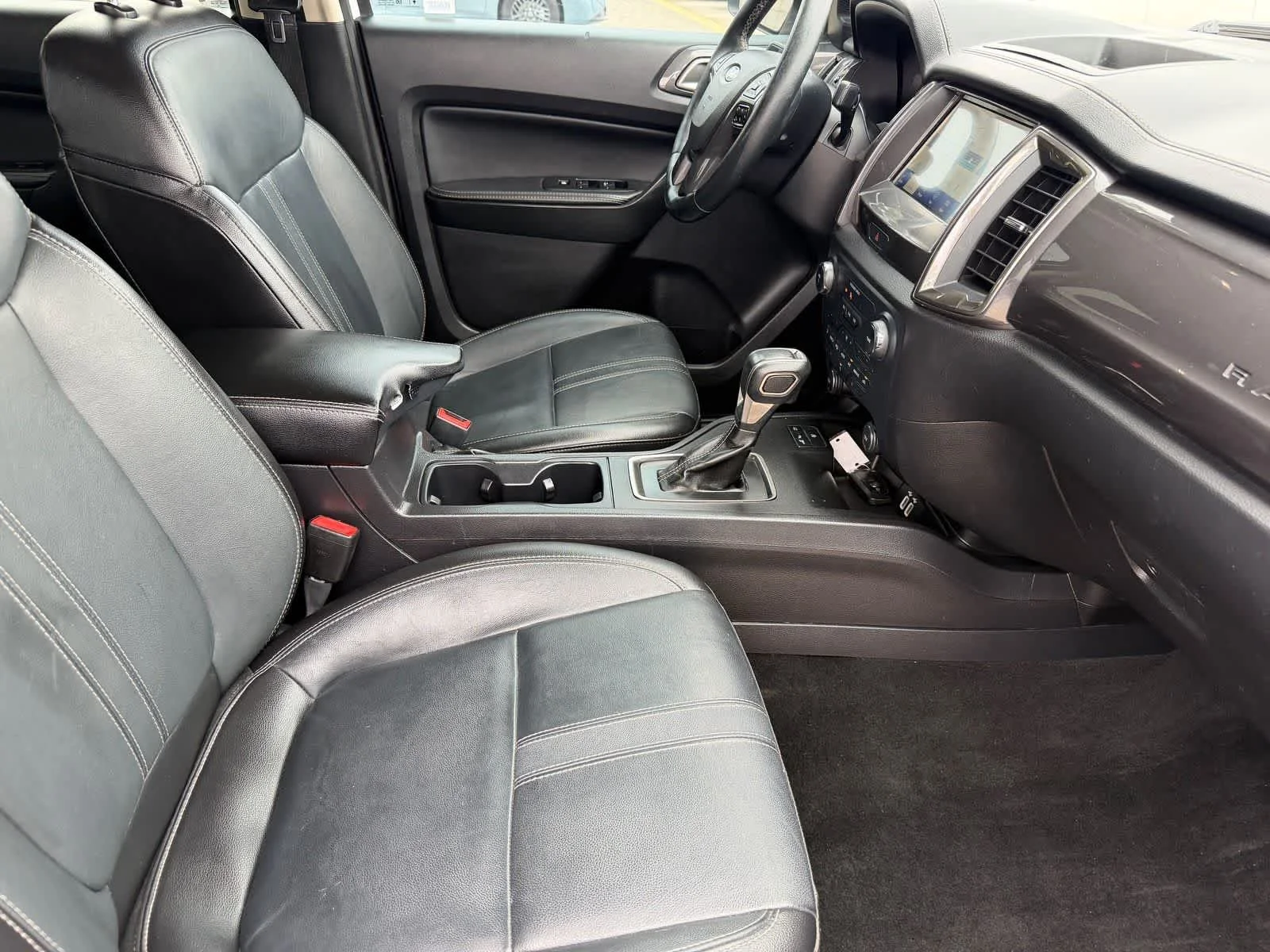 Used 2020 Oxford White Ford LARIAT image 12