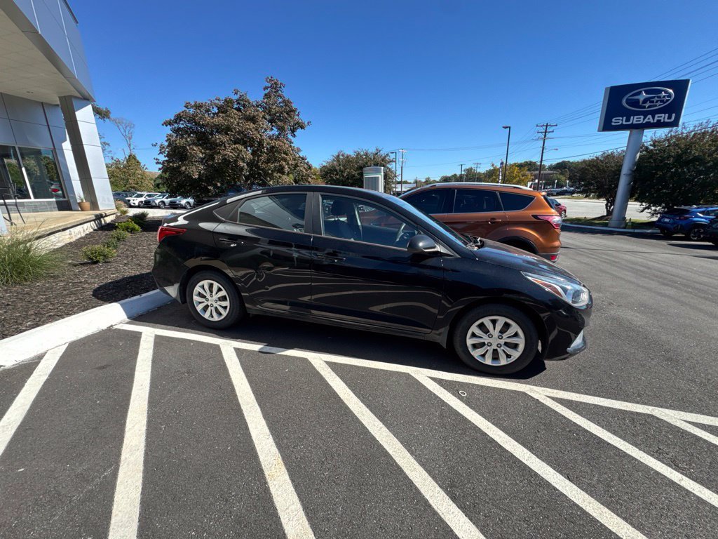 Used 2019 Black Pearl Hyundai SE image 1