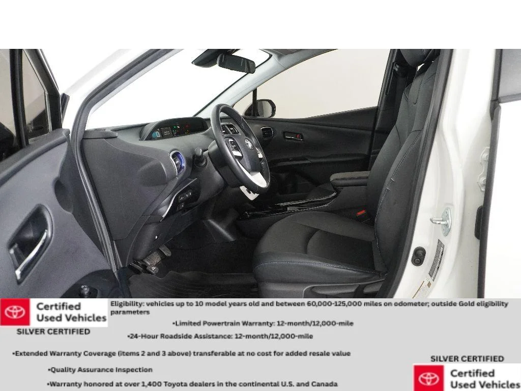 Used 2017 Blizzard Pearl Toyota Three Touring image 13