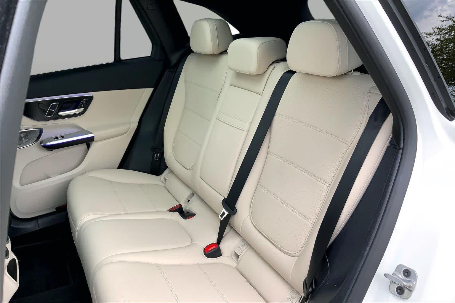 Certified Used 2025 Polar White Mercedes-Benz GLC 300 image 21