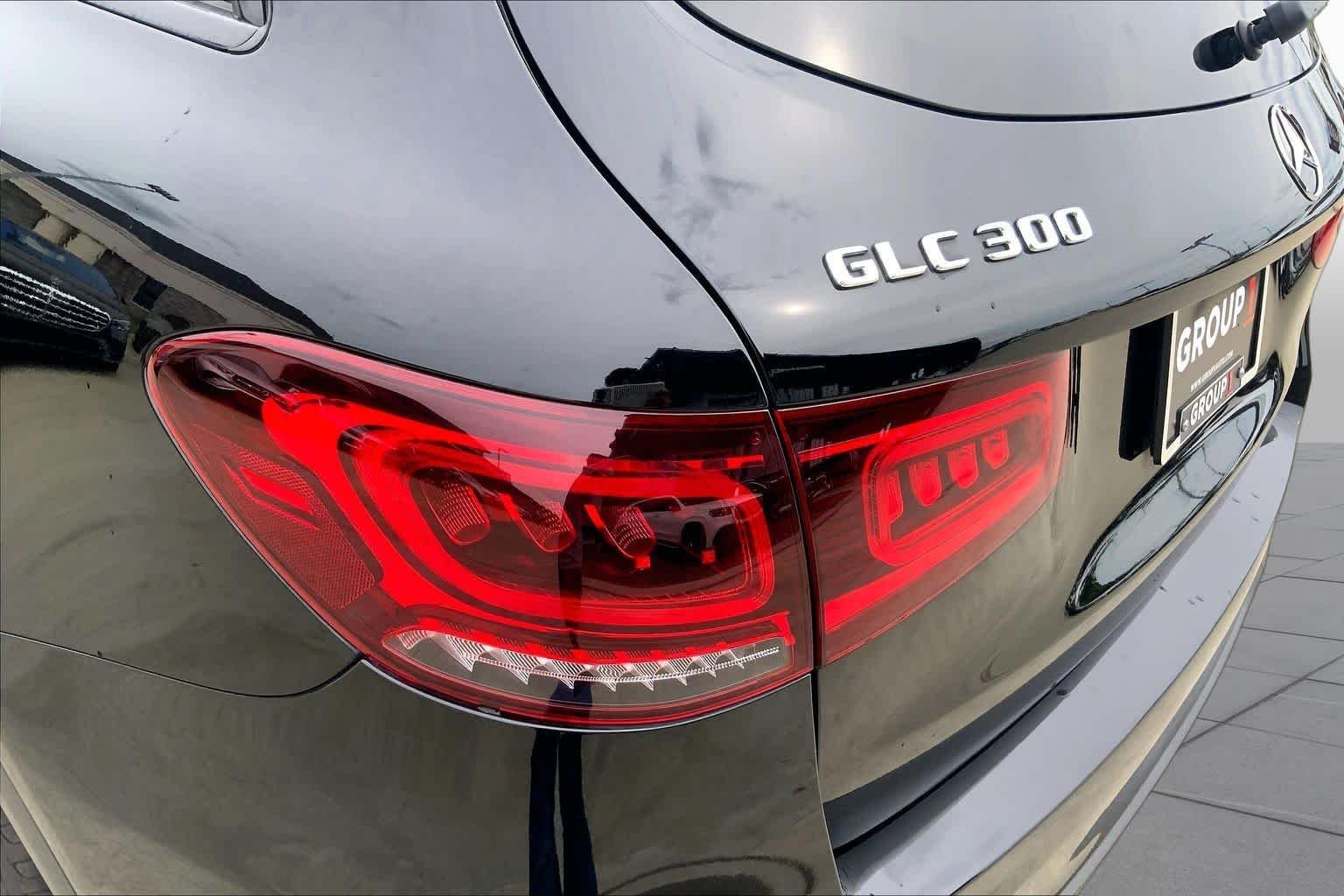 Certified Used 2022 Obsidian Black Metallic Mercedes-Benz GLC 300 image 26