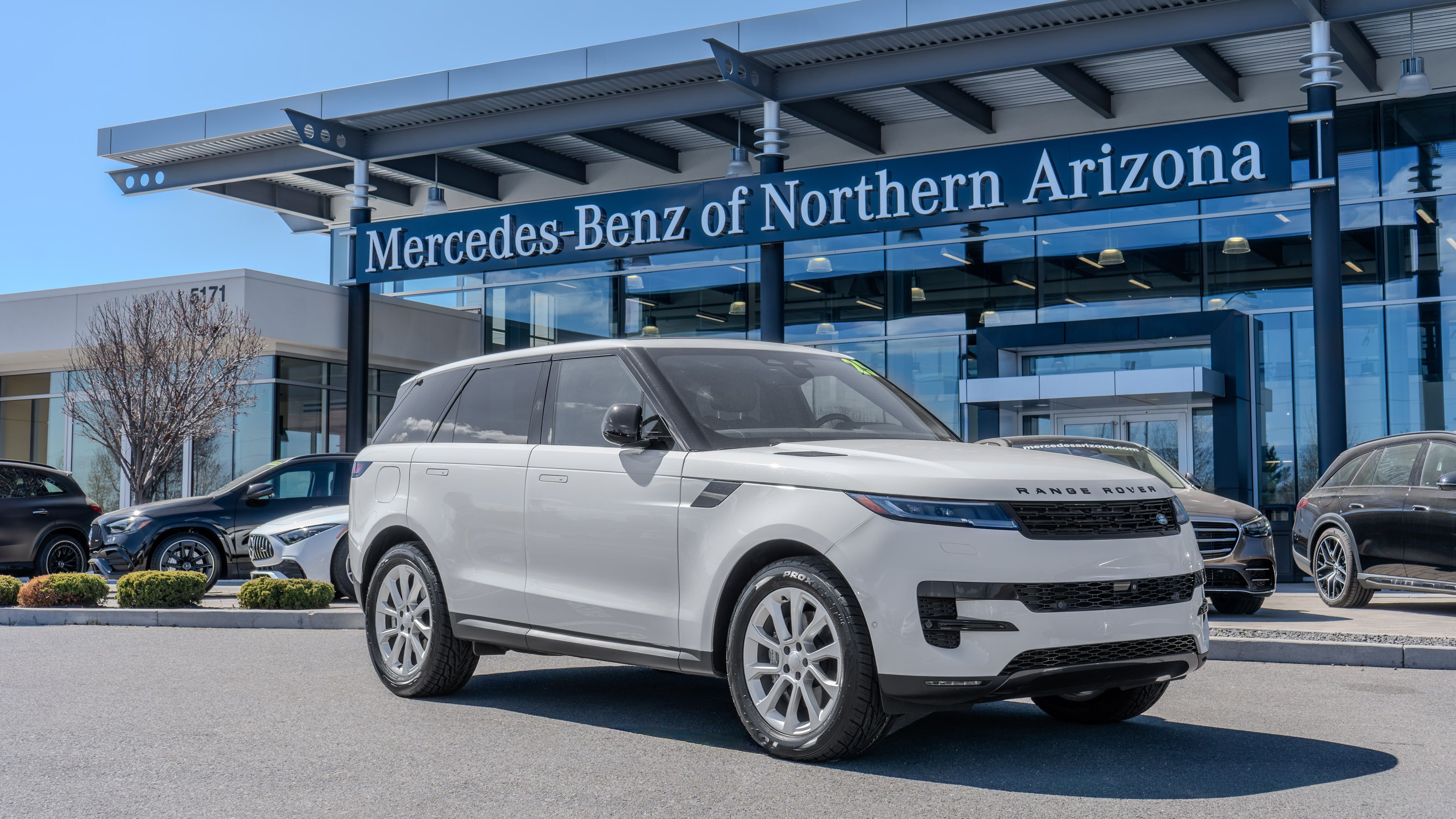 2025 Land Rover Range Rover Sport P360 SE MHEV's photo