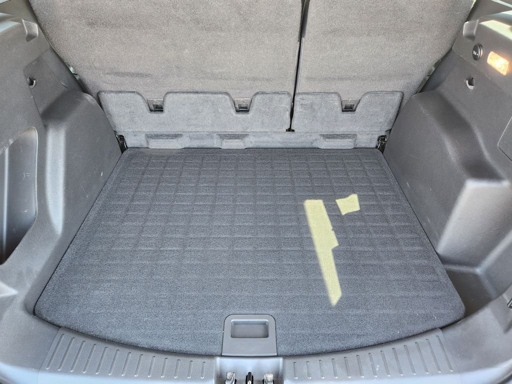Used 2018 Silver Ford SE image 10