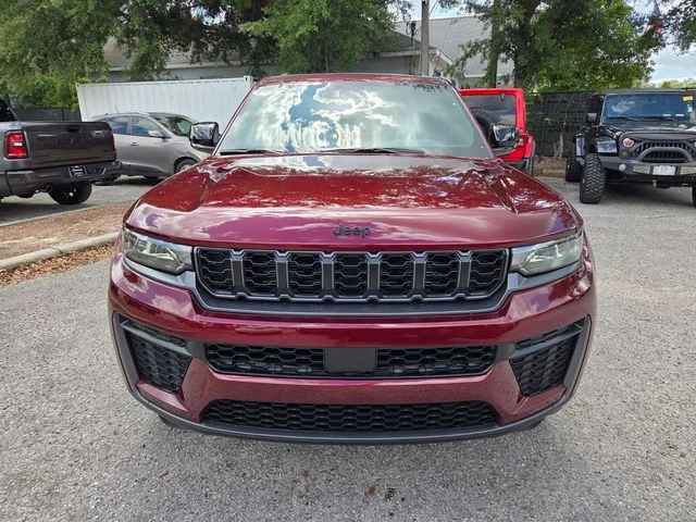 New 2026 Velvet Red Pearl-Coat Exterior Paint Jeep Altitude image 17