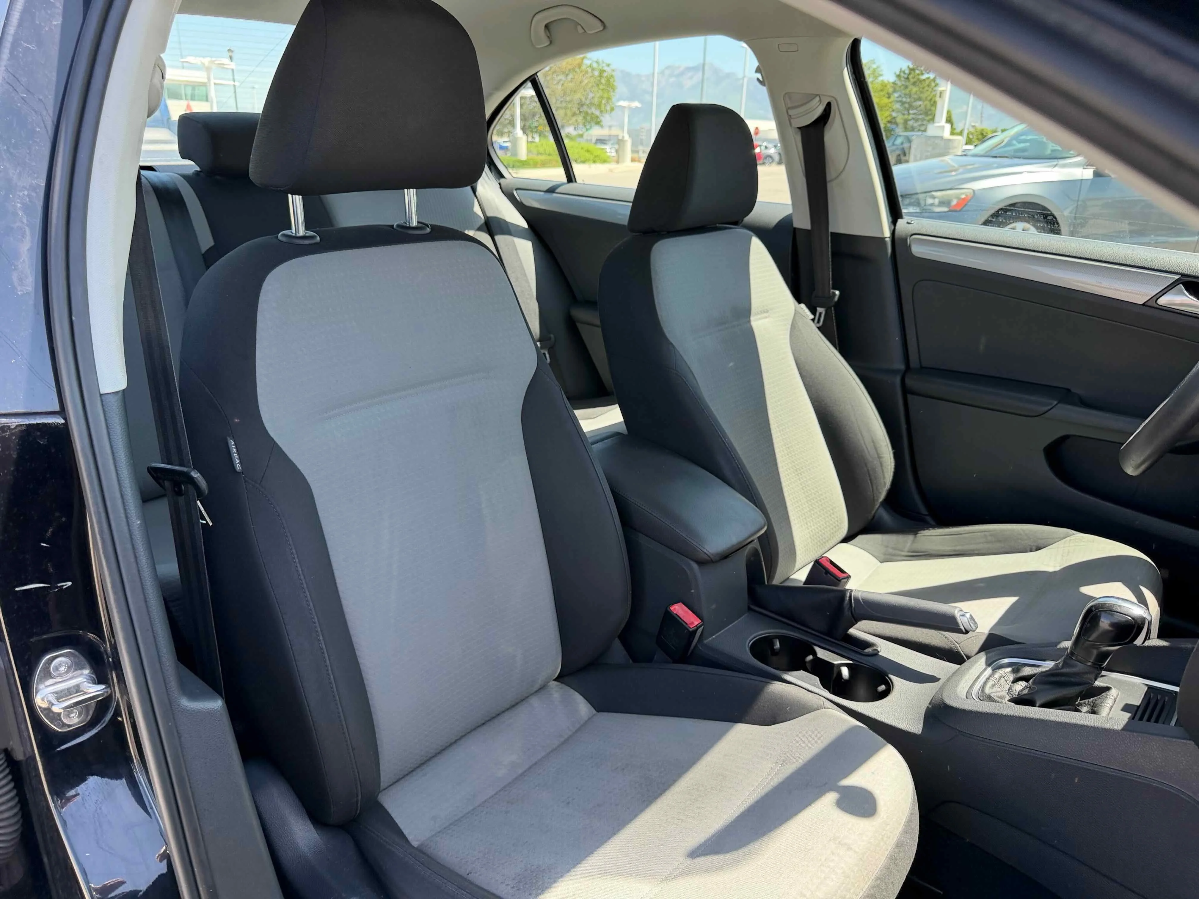 Used 2017 Black Volkswagen 1.4T S image 30