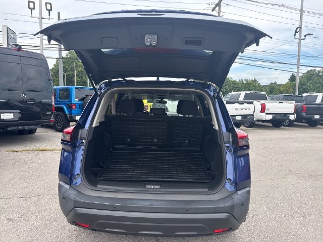 Used 2021 Blue Nissan S image 9