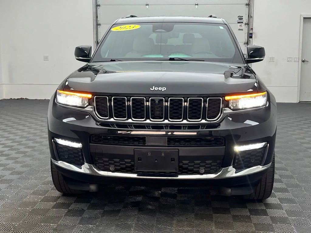 Used 2023 Black Jeep Limited image 14