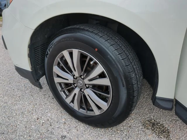 Used 2019 White Nissan SV image 32