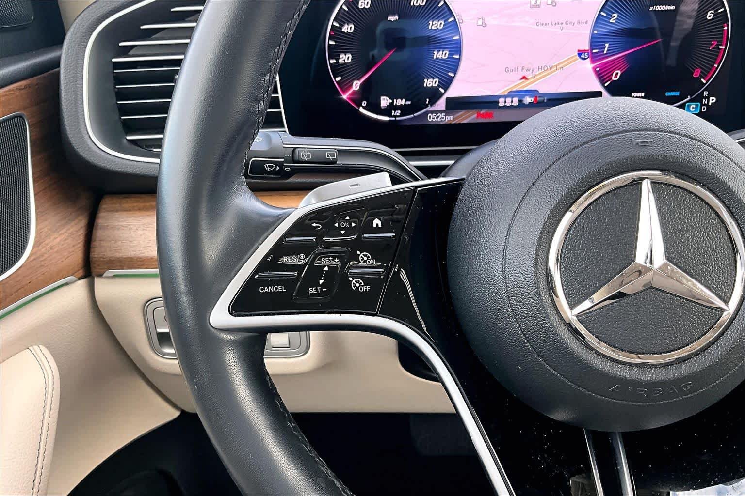 Used 2025 Polar White Mercedes-Benz GLE 350 image 21