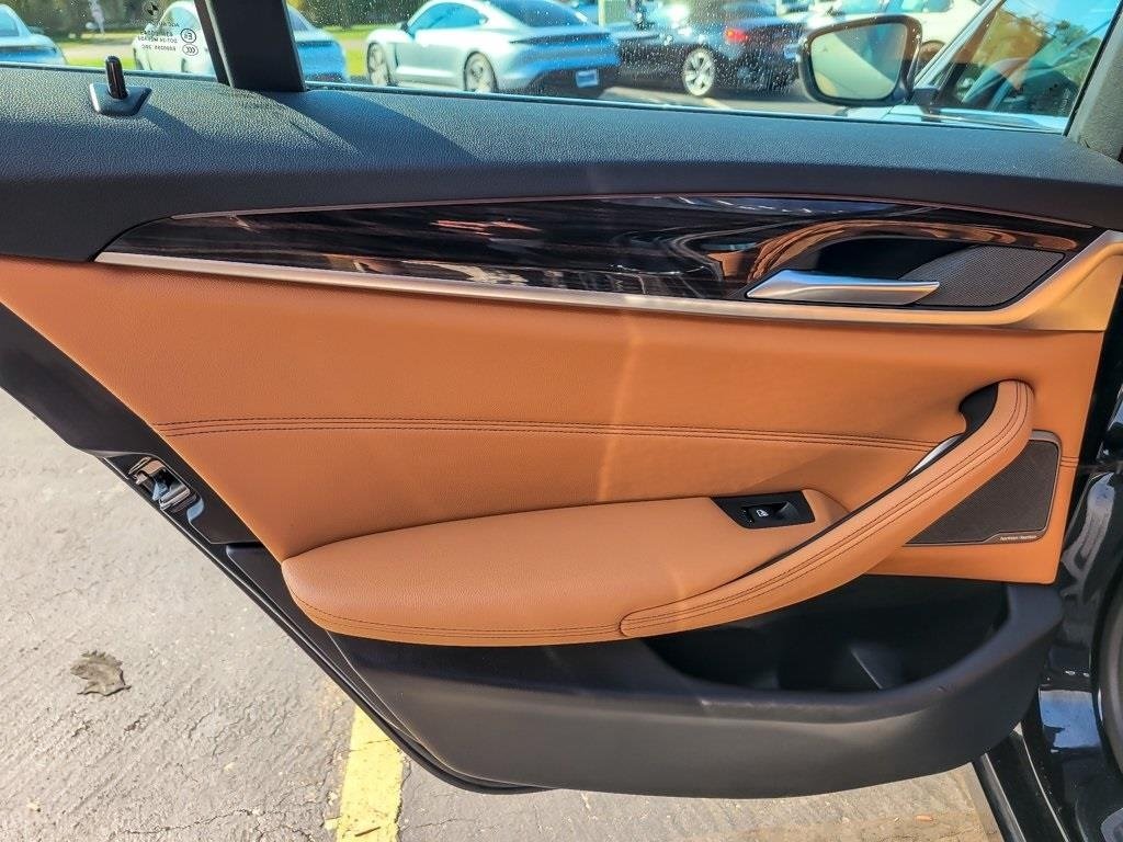 2023 BMW 530E - Image 18