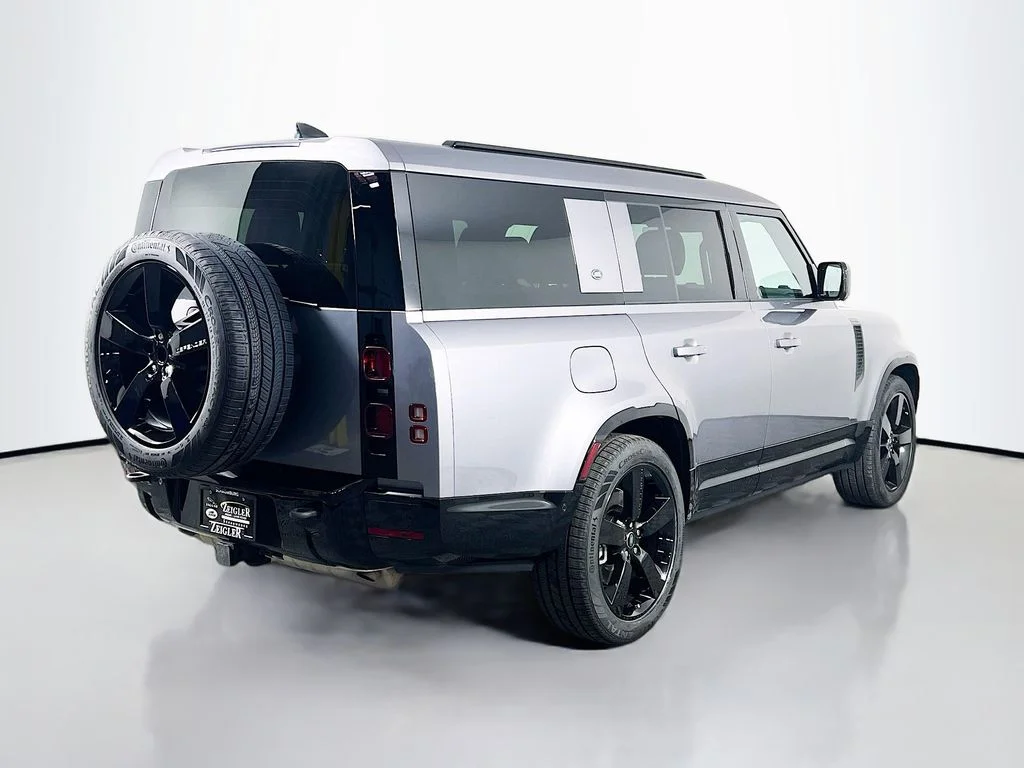 Used 2024 Eiger Gray Metallic Land Rover X-Dynamic SE image 5